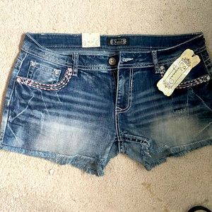 NWT frayed cuff womens shorts by Shyanne